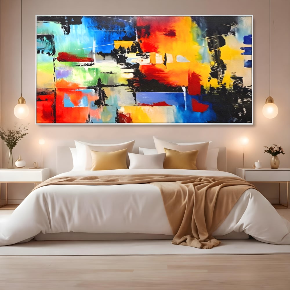 Tablou canvas cu tablou canvas pictura abstracta cromatica, in rama de aluminiu argintiu, pe perete intr-un dormitor